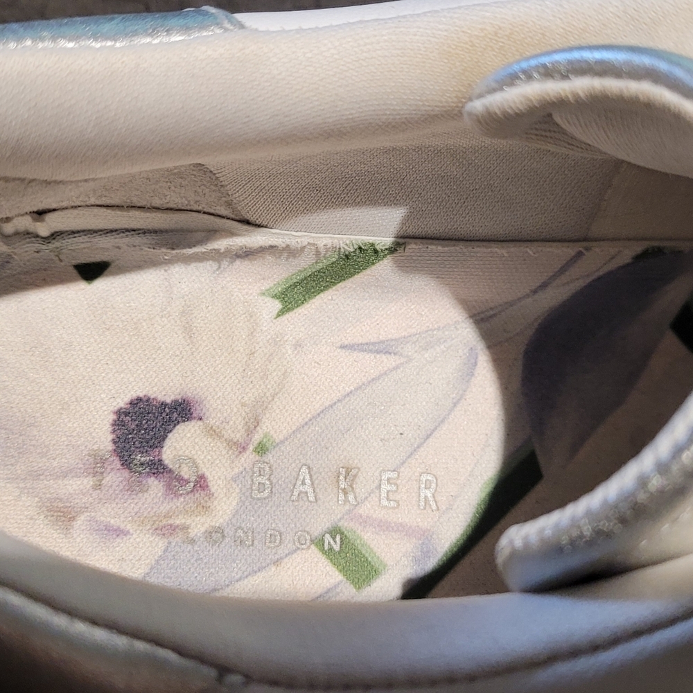 Ted Baker Zenis Sneakers. Size 8 - Picture 4 of 11